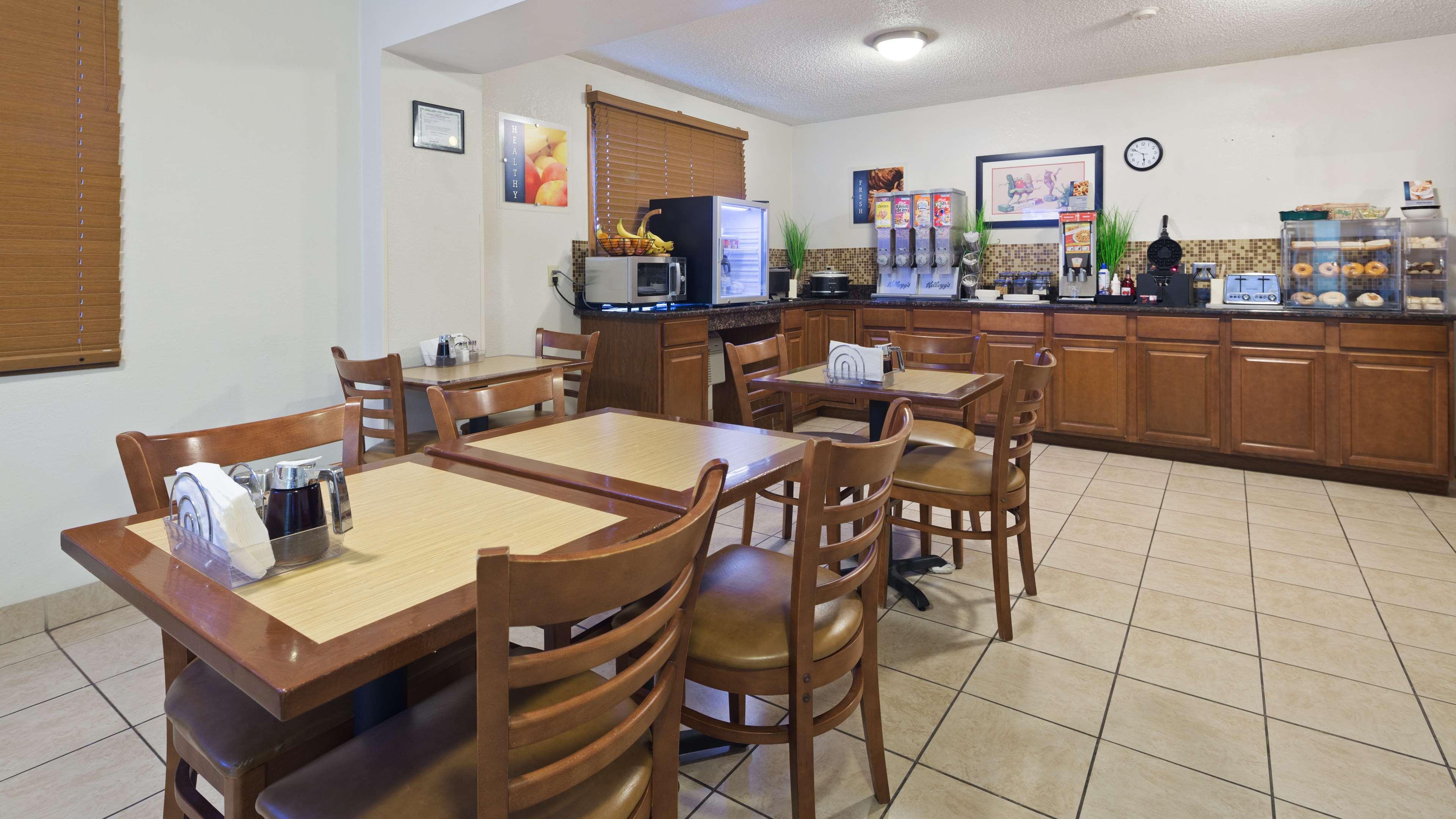 Best Western Mount Pleasant Inn Екстериор снимка