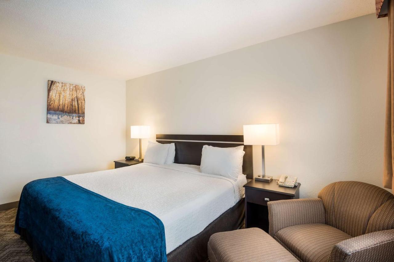 Best Western Mount Pleasant Inn Екстериор снимка