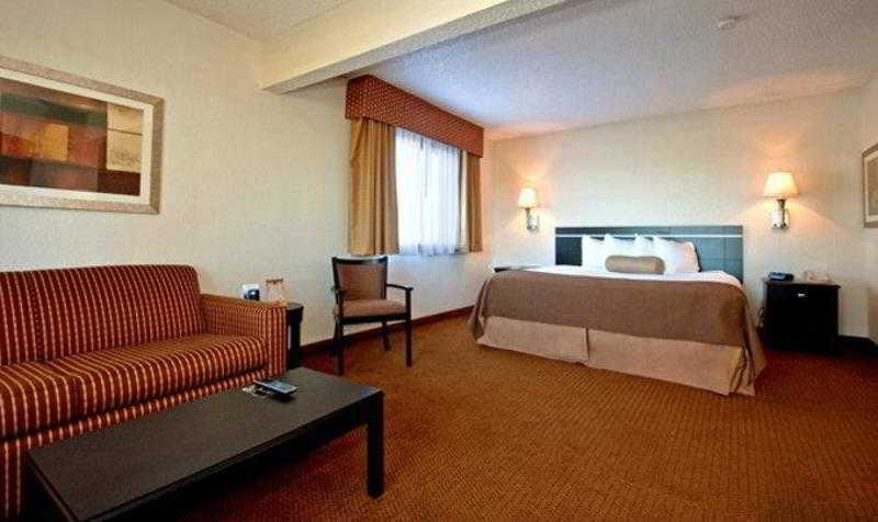 Best Western Mount Pleasant Inn Стая снимка